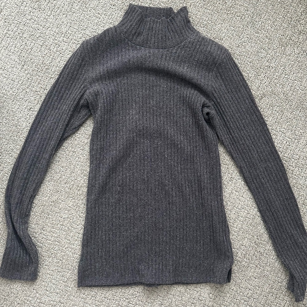 Wilfred Charcoal Ribbed Turtleneck Sweater